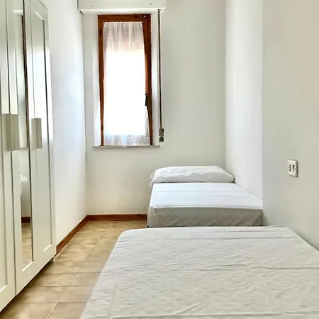 Marcelli, Trilocale Con Terrazzo A 100mt Al Mare - M277